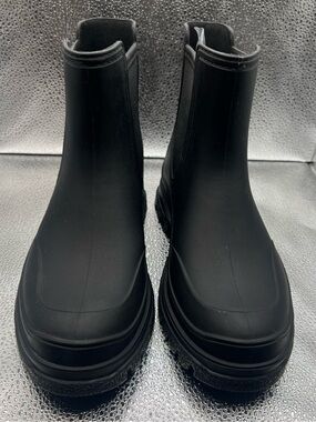 Black Chunky Rubber Chelsea Boots